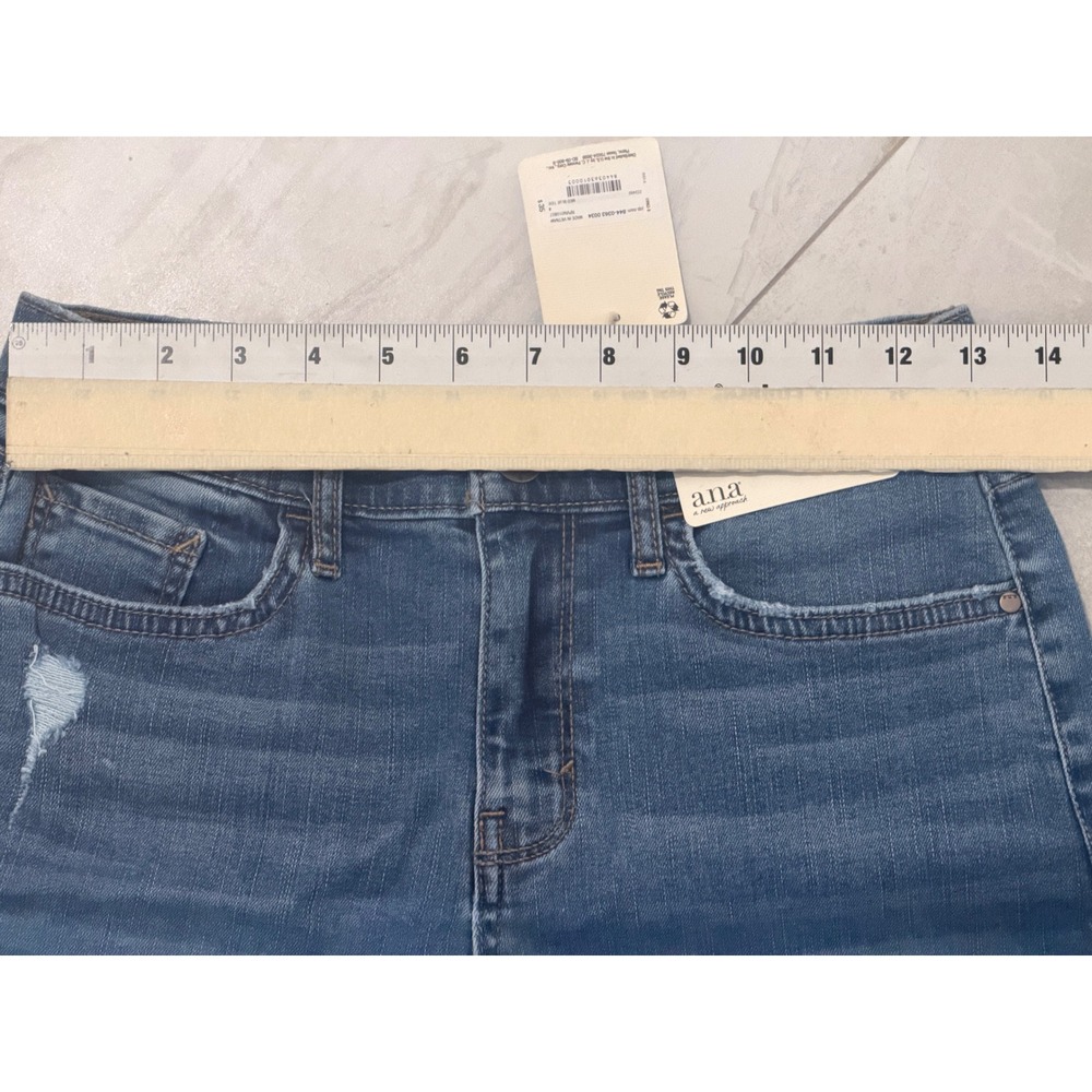 a.n.a High Rise Midi Denim Shorts Size 4 Med Blue Tide Cuffed 5" Inseam NWT - Picture 5 of 7